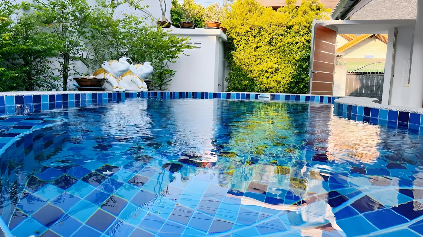Pool waterline at After Party Villas, Sukh Sabai, Pattaya